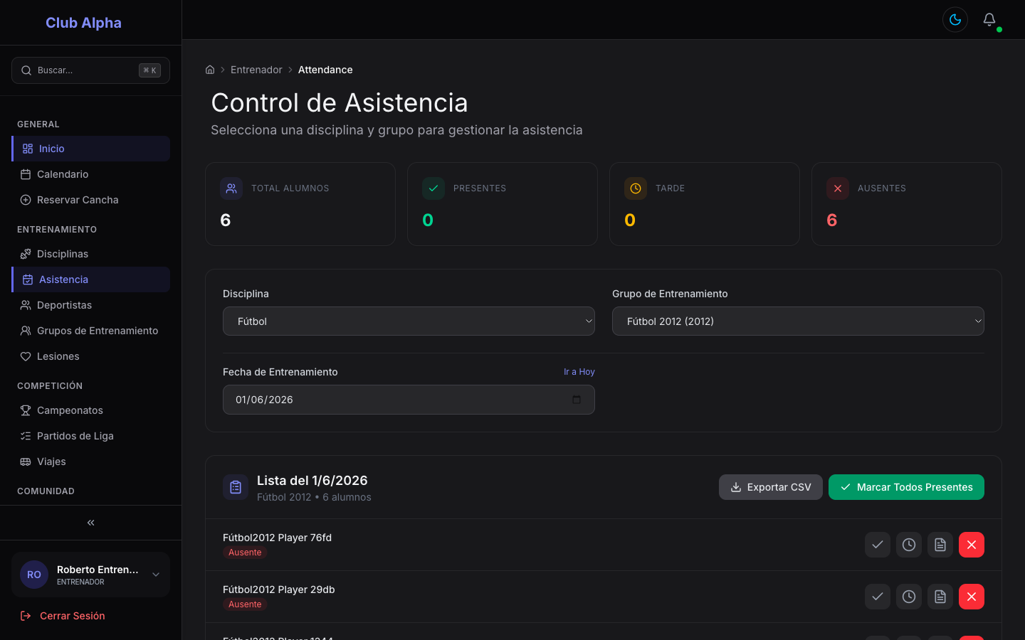 Control de asistencia del entrenador en Club Pulse con el plantel y botones presente/tarde/ausente.
