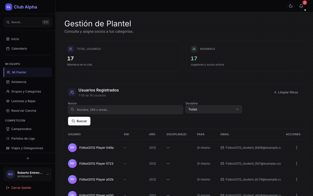 Mi plantel del entrenador en Club Pulse con jugadores y fichas.